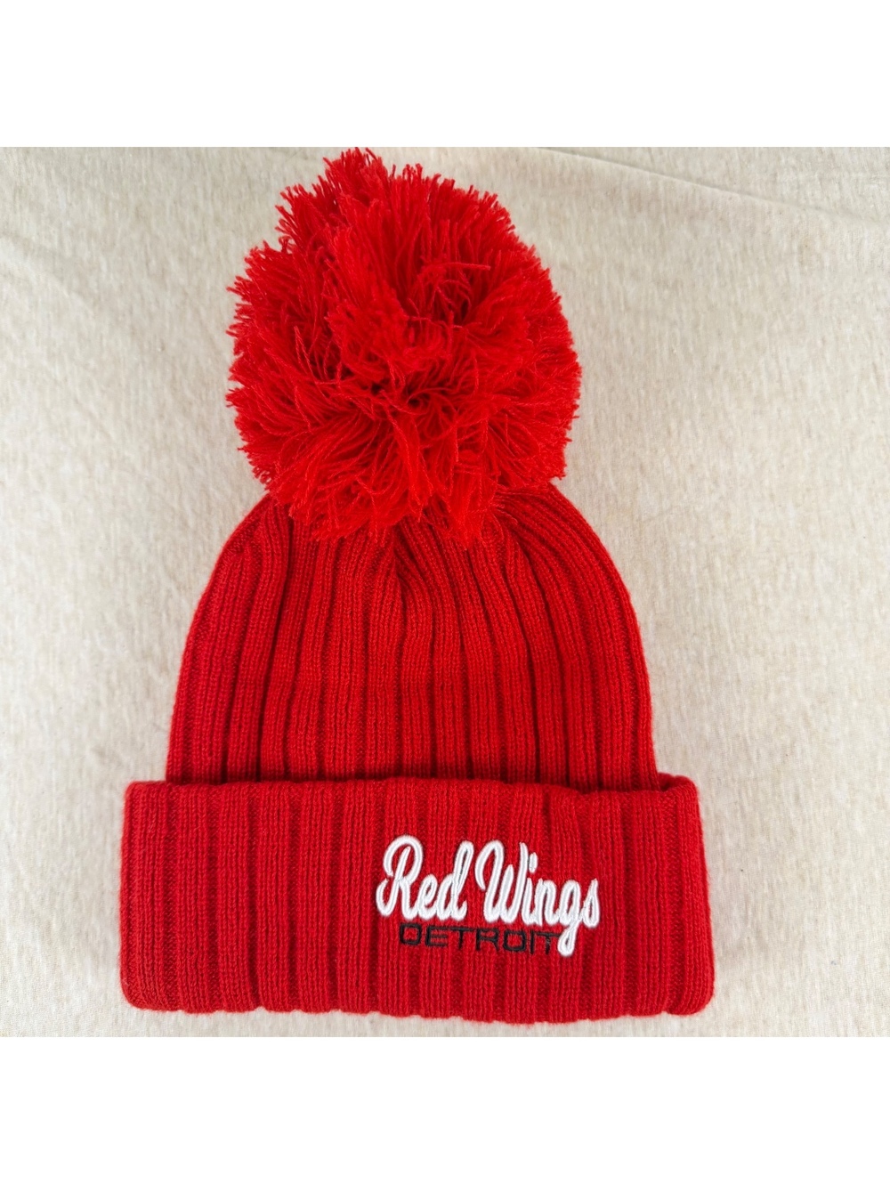 Detroit Red Wings Fan Favorite Women’s Pom Beanie Red NHL One Size